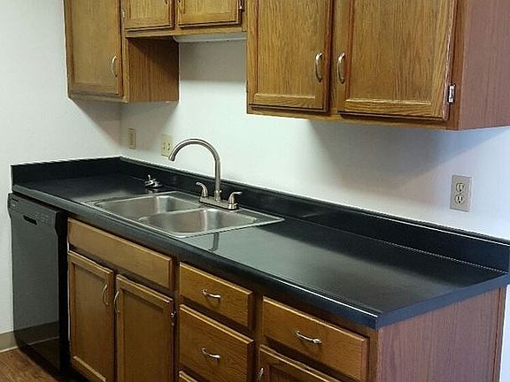 3rd image of 800 Foxcroft Ct APT 186