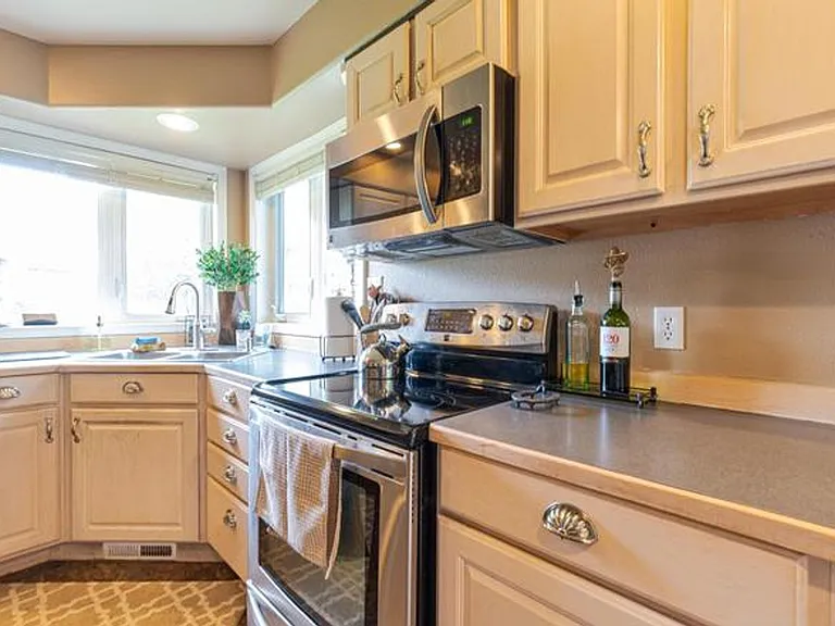 1480 Cresthaven Dr — Photo 13