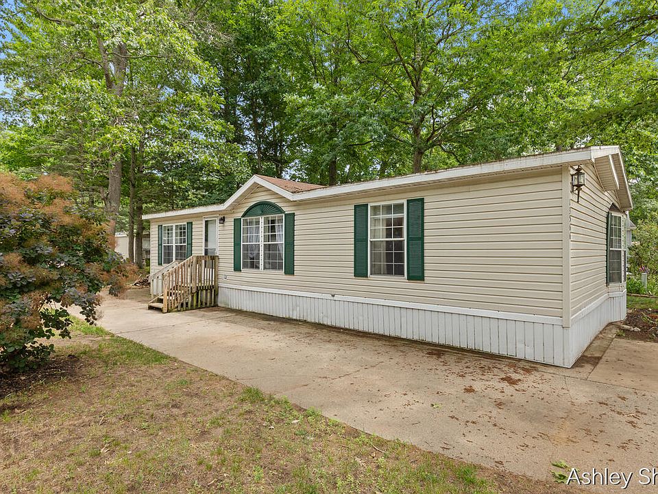 1st image of 13566 Pinewood Dr