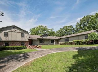 1816 Hickory Dr, Atmore, AL 36502