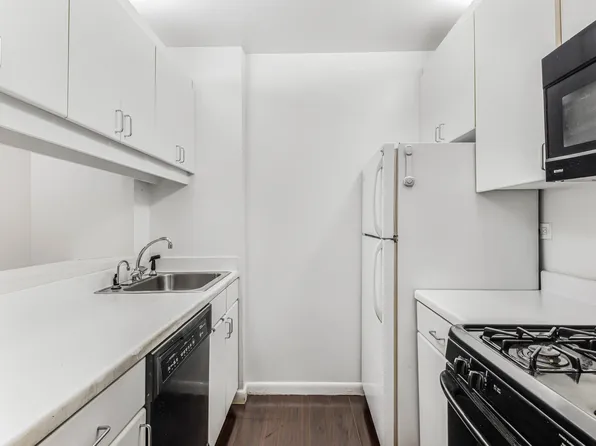 630 First Avenue image 4 of 23