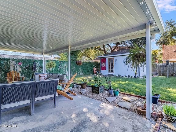 3rd image of 104 Grand Prairie Dr