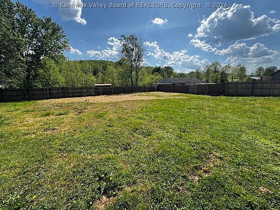 5th image of 34 Pinewood Cir