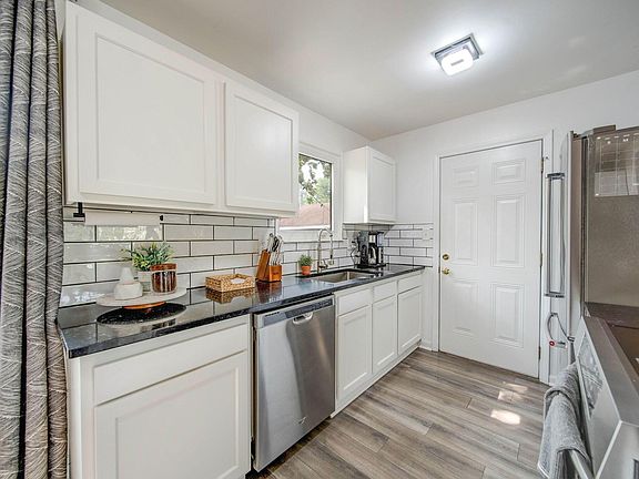 5th image of 181 Fairlawn Ct