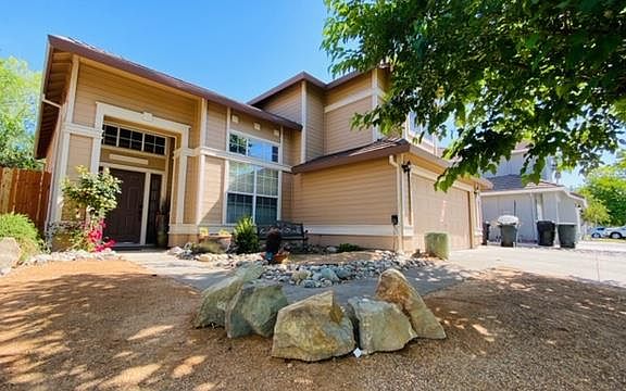2nd image of 377 Farmington Cir