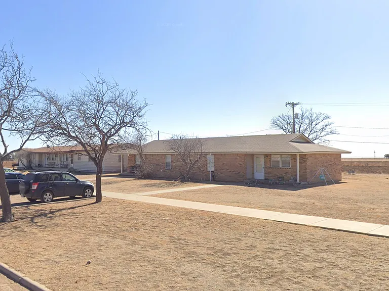 1703 Avenue E — Photo 4