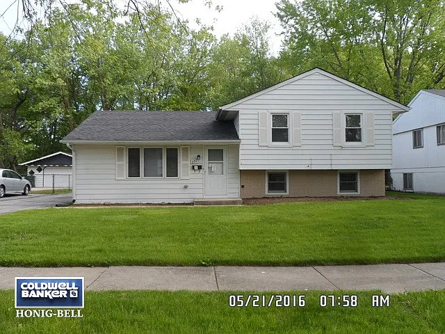 237 E Maple Dr photo 1