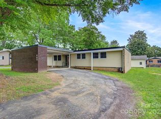 467 16th Ave NW, Hickory, NC 28601