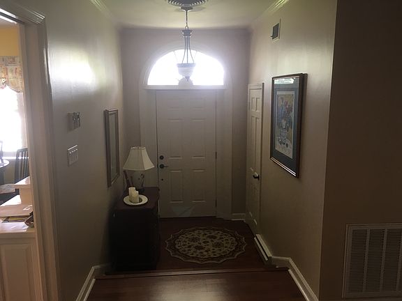 Entrance / foyer