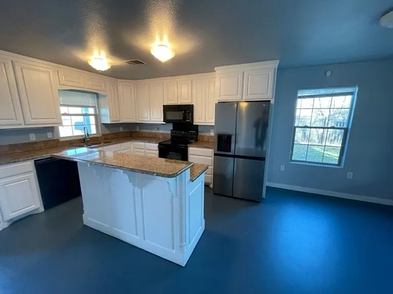 2420 S 12th St — Photo 3