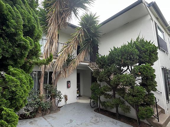3rd image of 1427 10th St APT 7
