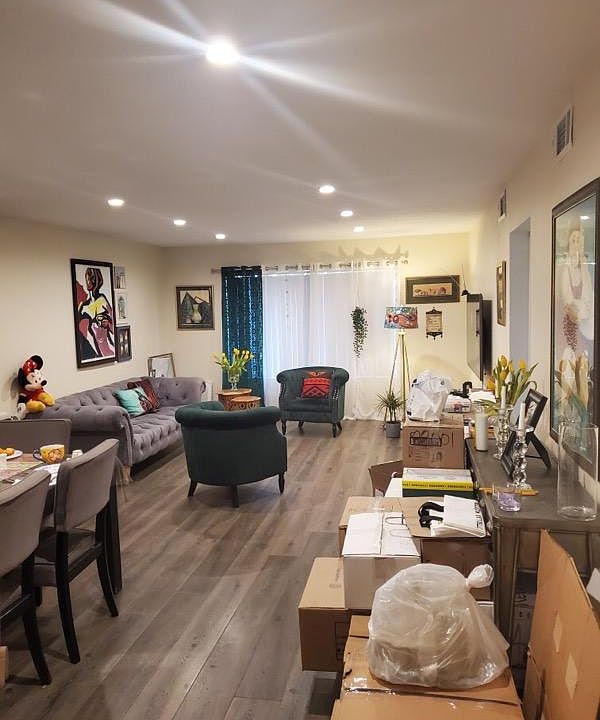 2nd image of 426 N Jackson St #104