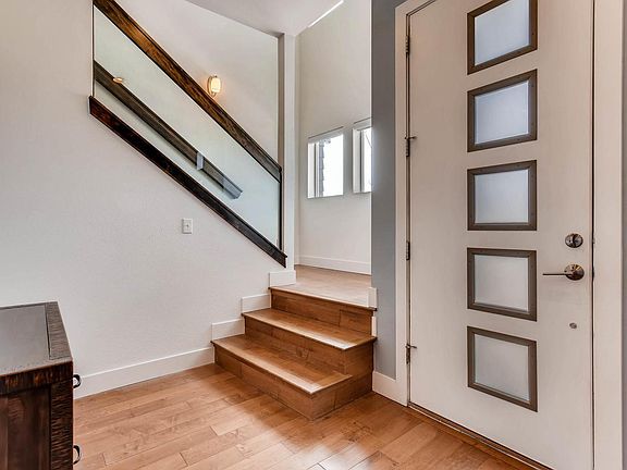 3rd image of 4978 Valentia Ct