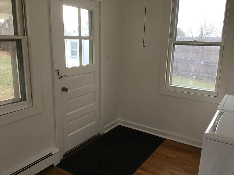 Dubuque St — Photo 15