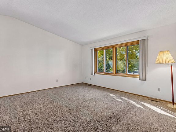 5th image of 11636 88th Ave N
