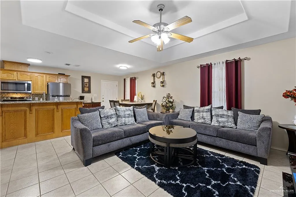 2 bed, 2.0 bath, 960 sqft, $1,200 — Photo 4