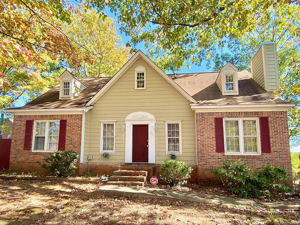 201 Chadford Rd