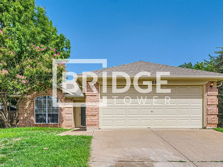409 Kelley Ct — Photo 1