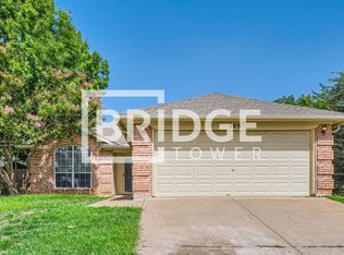409 Kelley Ct, Fort Worth, TX 76120