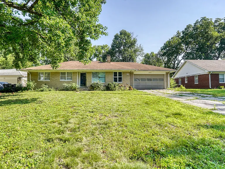2920 Highwoods Dr E — Photo 1