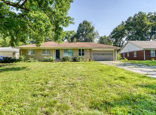 2920 Highwoods Dr E, Indianapolis, IN 46222