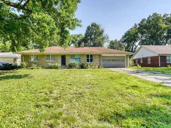 2920 Highwoods Dr E, Indianapolis, IN 46222