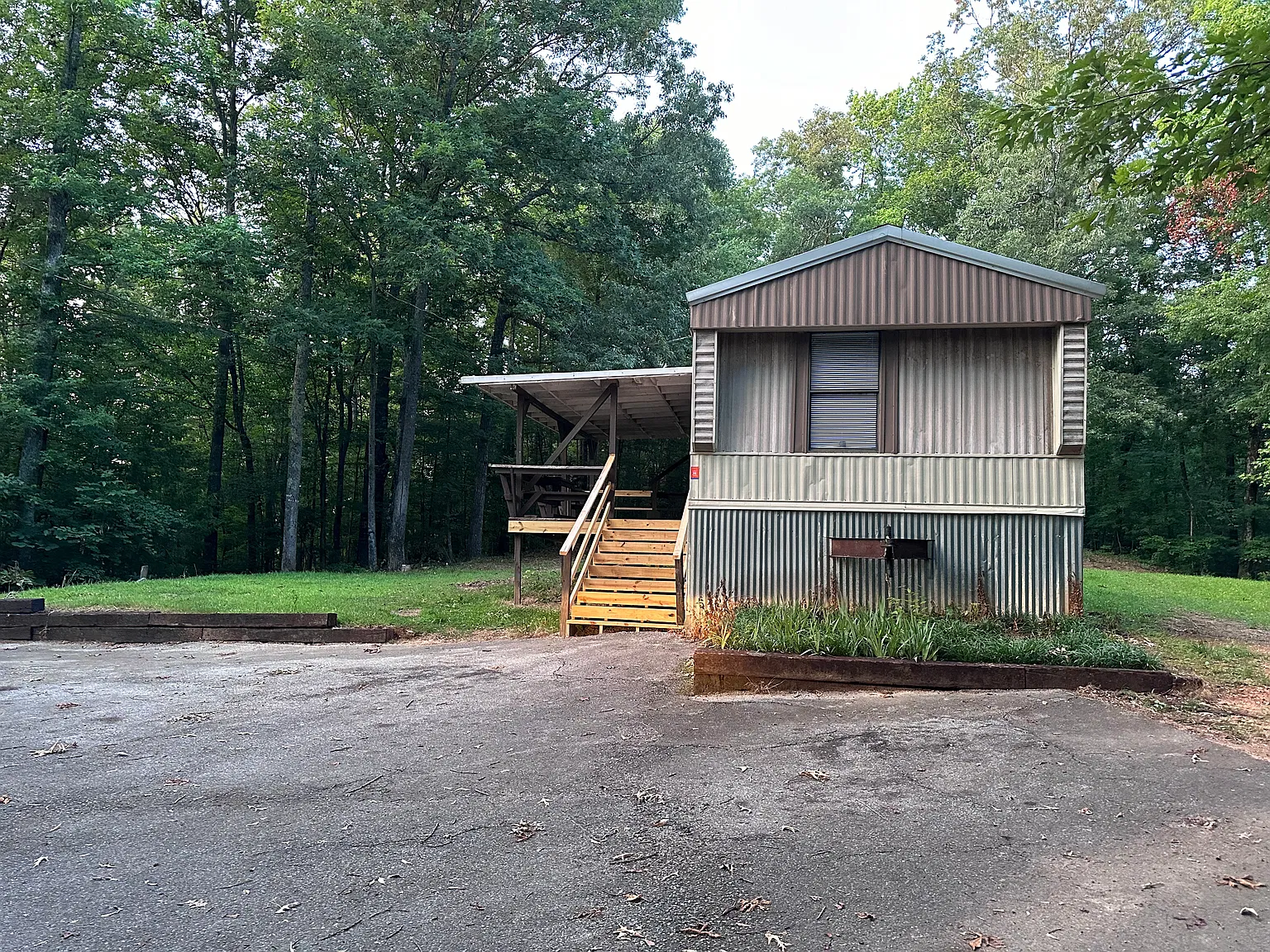 569 Hoot Owl Hollow Rd — Photo 1