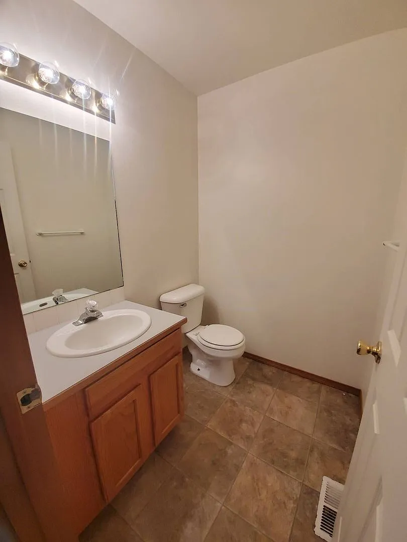 1306 S Skyline Dr — Photo 4