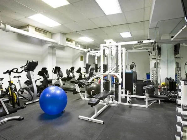 200 East 27th Street image 11 of 12