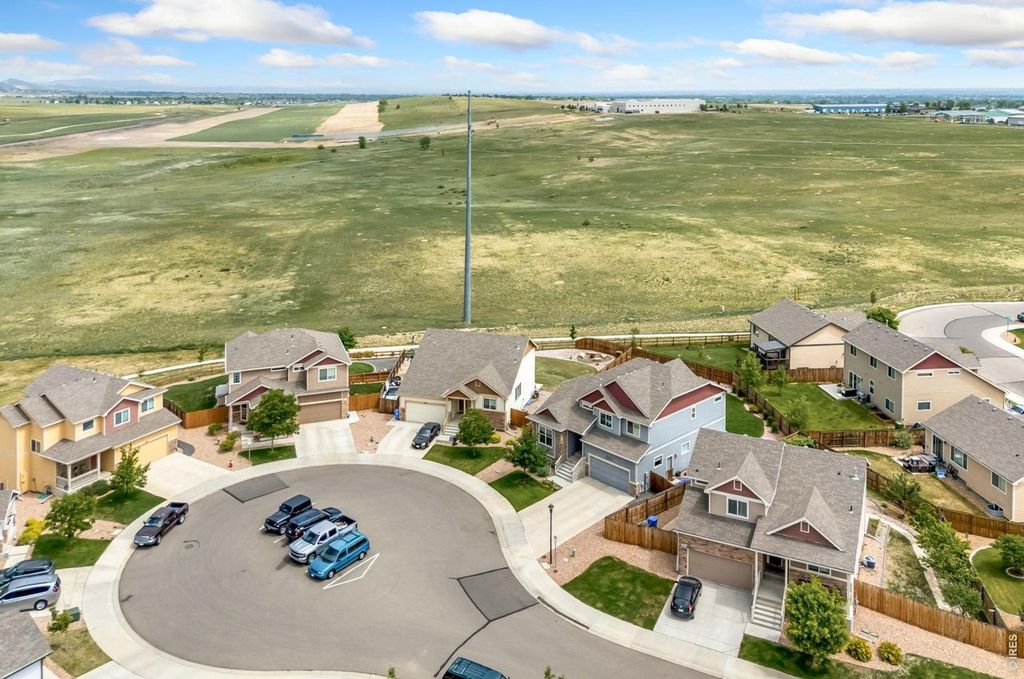 1043 Highline Ct