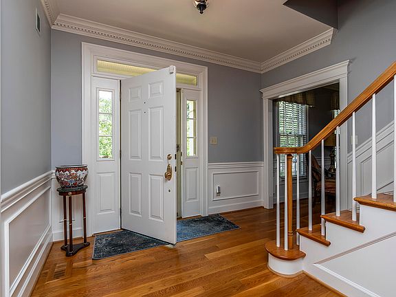 5th image of 2916 Sweet William Ct
