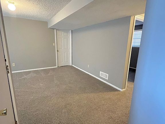 3rd image of 317 NW Highland Ln #317
