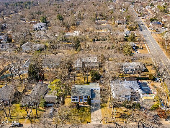 3rd image of 1450 Heathwood Avenue