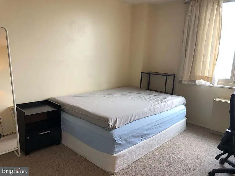 1 E University Pkwy #1001 — Photo 23