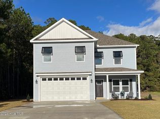 102 Backfield Dr, Newport, NC 28570
