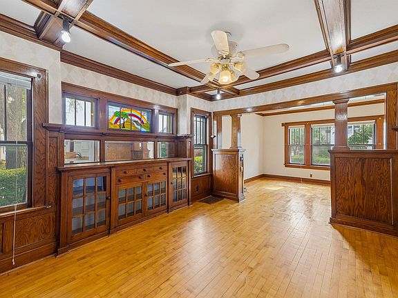 5th image of 212 Amory St