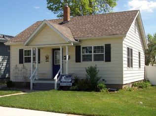 718 4th Ave E, Williston, ND 58801