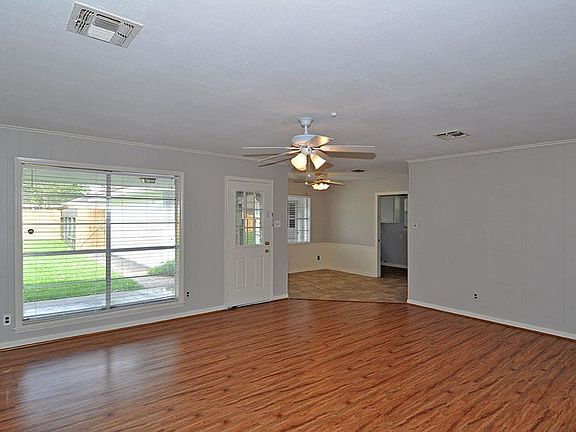 3rd image of 851 Longview Dr