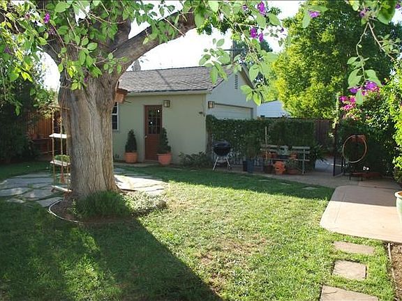 4th image of 1140 Chapel Dr