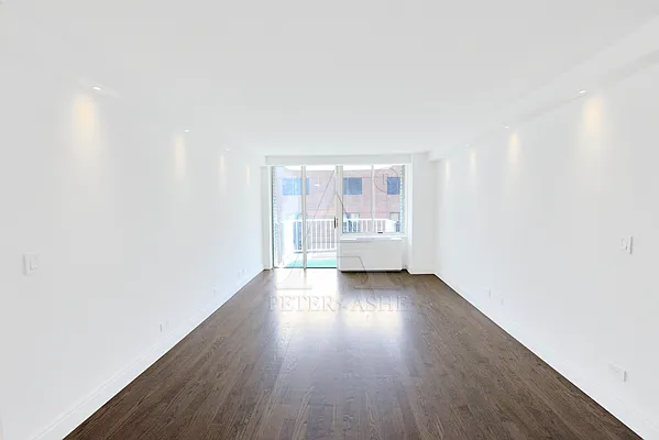 Rented by Peter Ashe | media 22