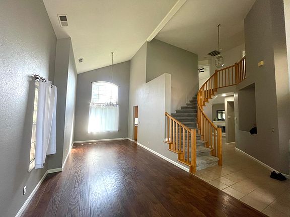 2nd image of 7 Archibald Ct