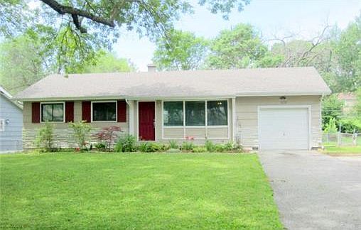 3rd image of 508 N 81st Ter