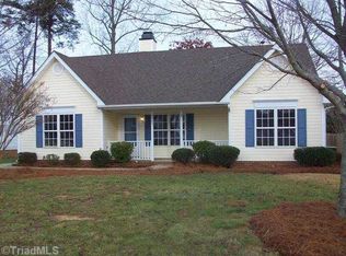 3005 Butterwood Dr, Jamestown, NC 27282