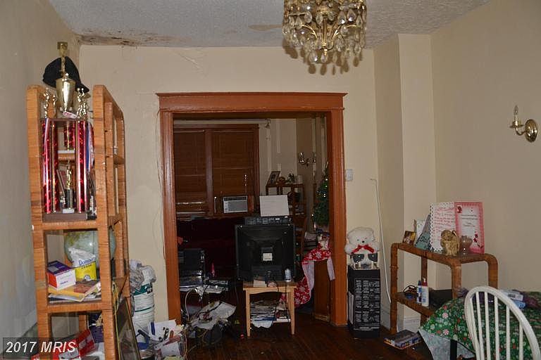 2nd image of 1280 Holbrook Ter NE