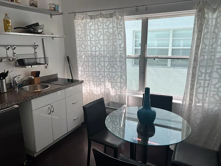 1555 Pennsylvania Ave #1 — Photo 4