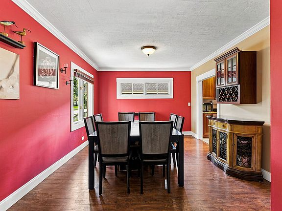 5th image of 150 S Pick Ave