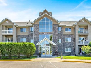 1321 Lake Dr W APT 318, Chanhassen, MN 55317