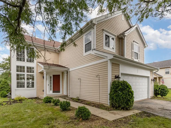 11 Lindsey Ct E, Bolingbrook, IL 60440