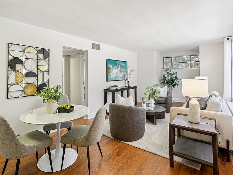 Cameron Court Apartments — Photo 48