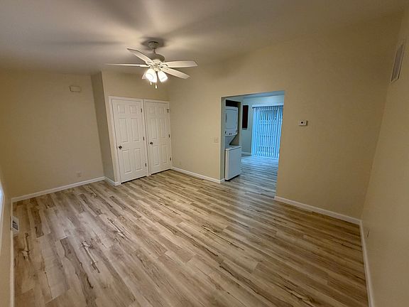 3rd image of 402 W 6th St #402